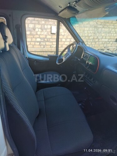 Ford Transit-4