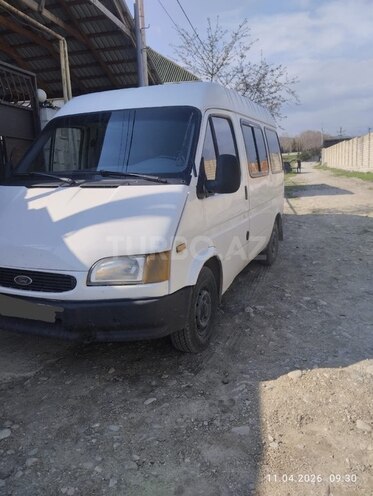 Ford Transit-6