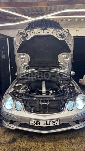 Mercedes E 240-13