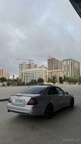 Mercedes E 240-5