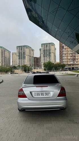 Mercedes E 240-4