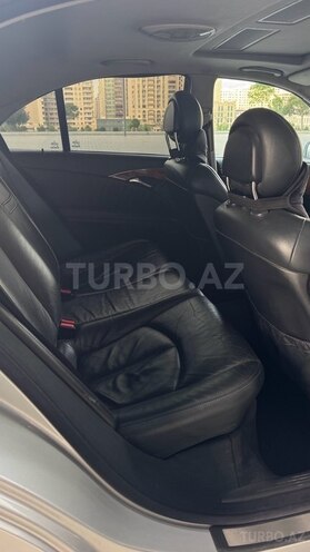 Mercedes E 240-11