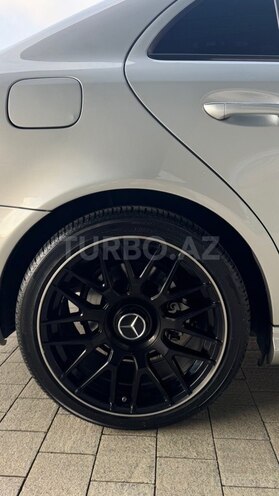 Mercedes E 240-16