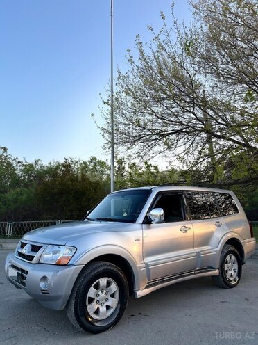 Mitsubishi Pajero-2