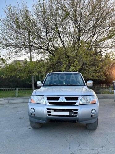 Mitsubishi Pajero-1
