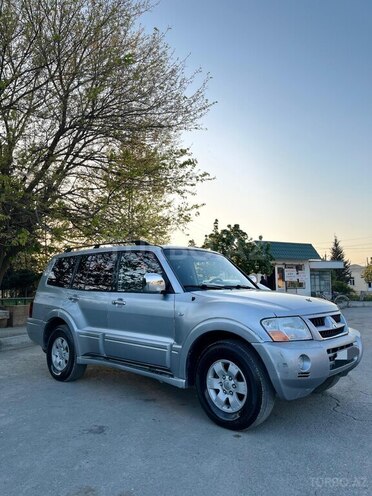 Mitsubishi Pajero-3