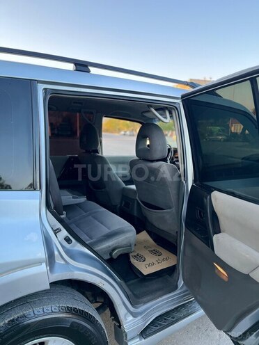 Mitsubishi Pajero-12
