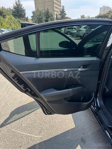 Hyundai Elantra-9
