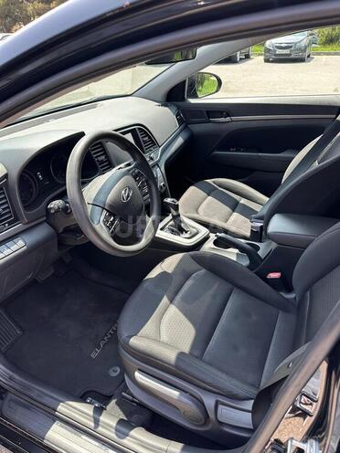 Hyundai Elantra-7