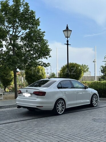 Volkswagen Jetta-4
