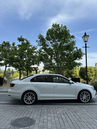 Volkswagen Jetta-3