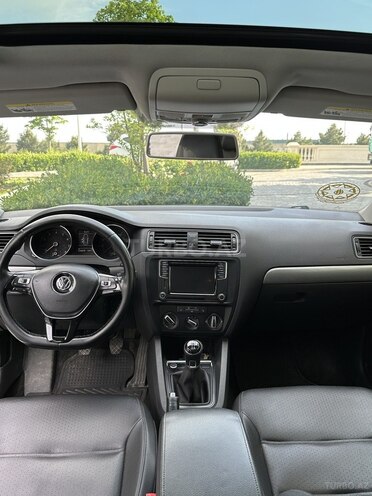 Volkswagen Jetta-6