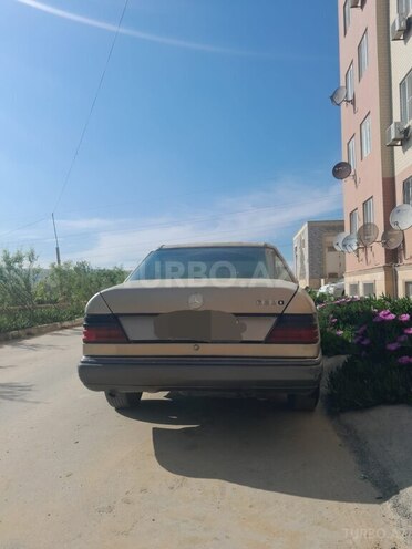 Mercedes 220 E-4