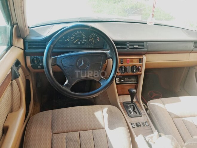 Mercedes 220 E-3