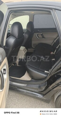 Subaru Legacy-12