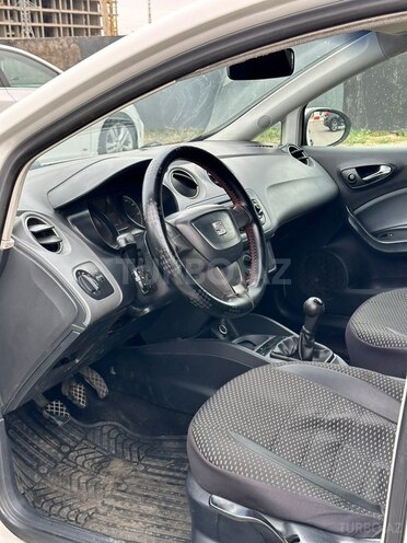 SEAT Ibiza-2