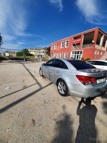 Chevrolet Cruze-12