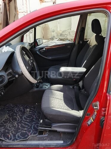 Mercedes A 140-5