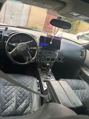 Infiniti FX35-7