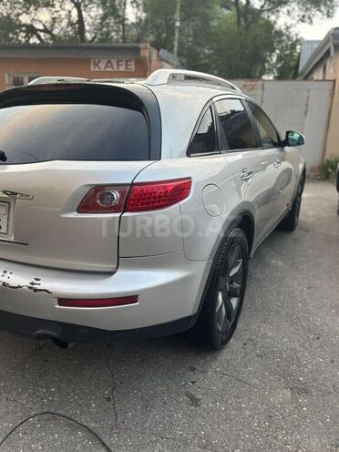Infiniti FX35-3