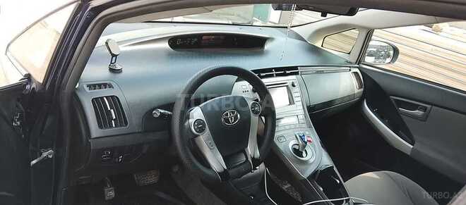 Toyota Prius-3