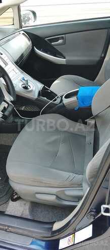Toyota Prius-8