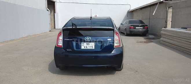 Toyota Prius-5