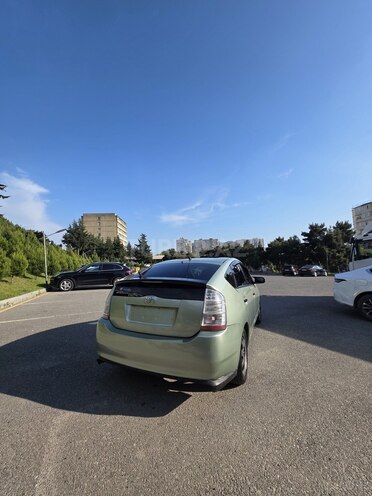 Toyota Prius-2