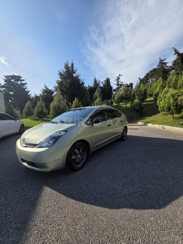 Toyota Prius-8