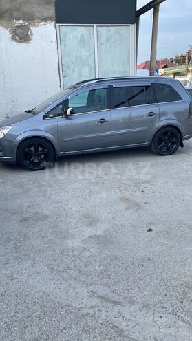 Opel Zafira-9
