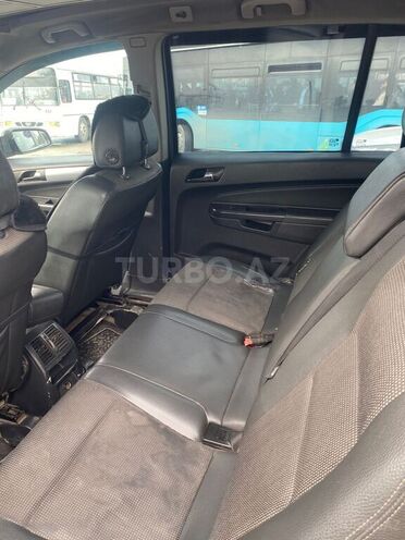 Opel Zafira-4