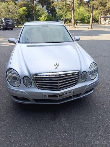 Mercedes E 200-1