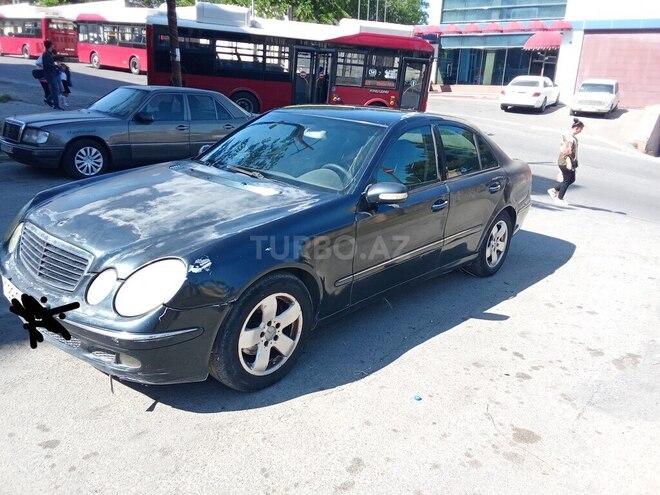 Mercedes E 220-2