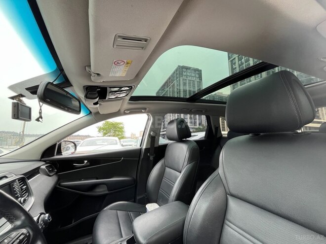 Kia Sorento-13