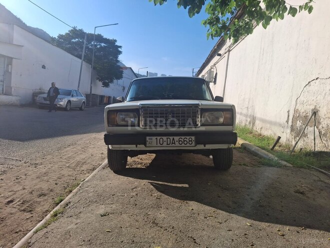 LADA (VAZ) 2107-1