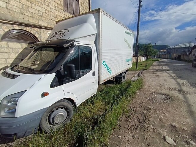 Ford Transit-7