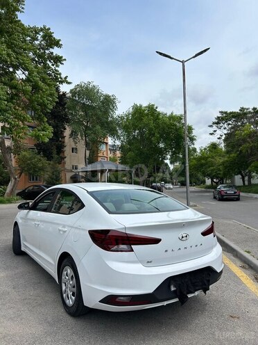 Hyundai Elantra-2