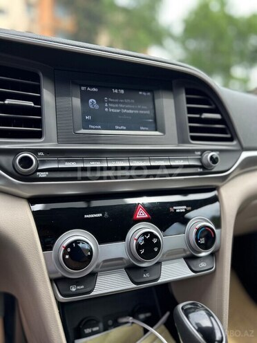 Hyundai Elantra-8