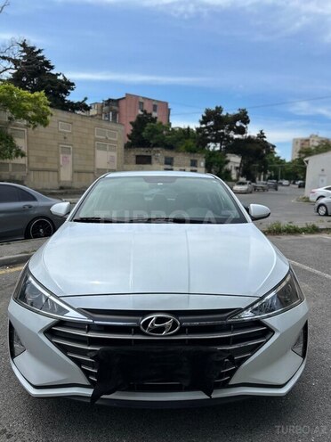Hyundai Elantra-1