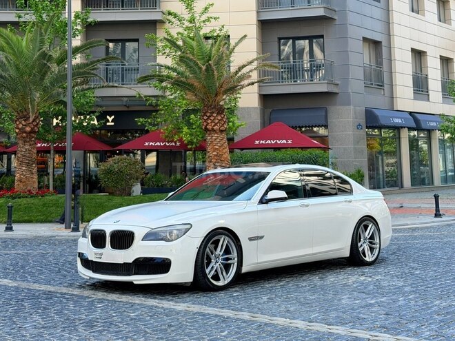 BMW 740-2