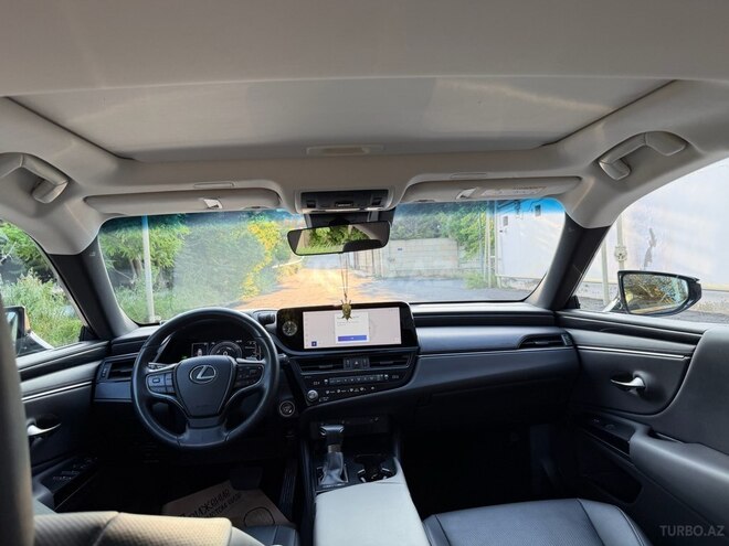 Lexus ES 300h-9