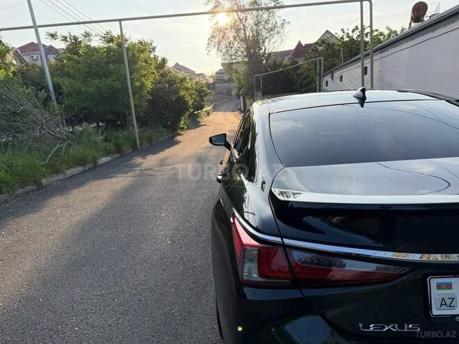 Lexus ES 300h-6