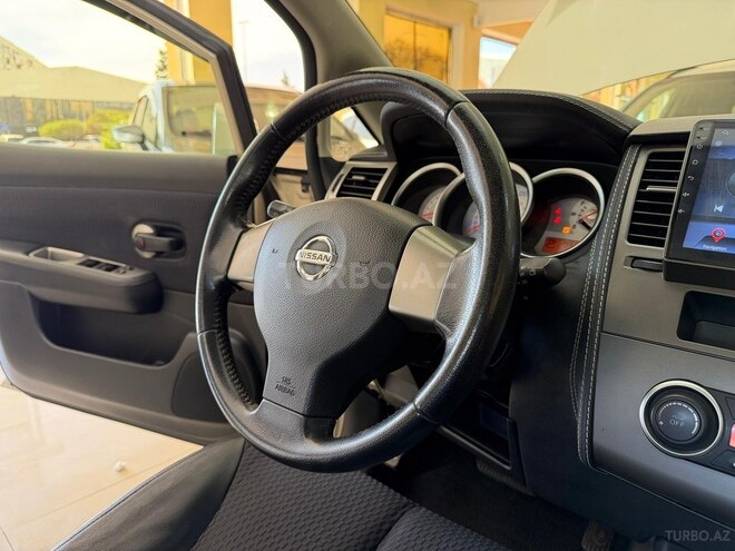 Nissan Tiida-9