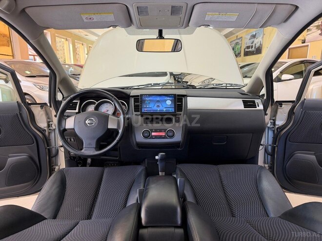 Nissan Tiida-15