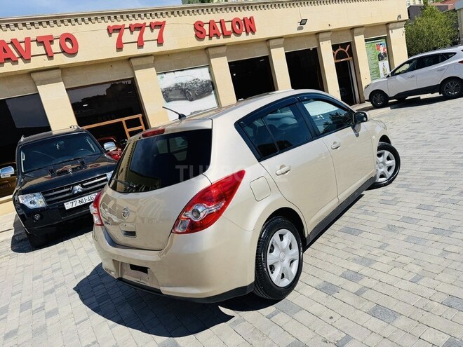 Nissan Tiida-6