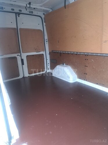 Ford Transit-5