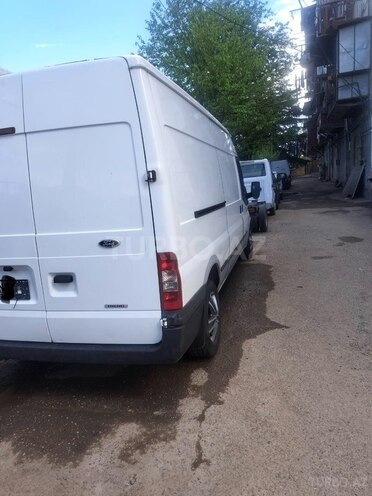Ford Transit-4