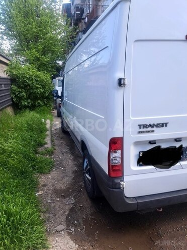 Ford Transit-10