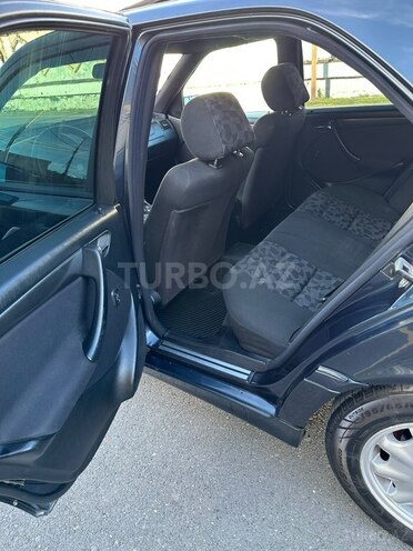 Mercedes C 200-11