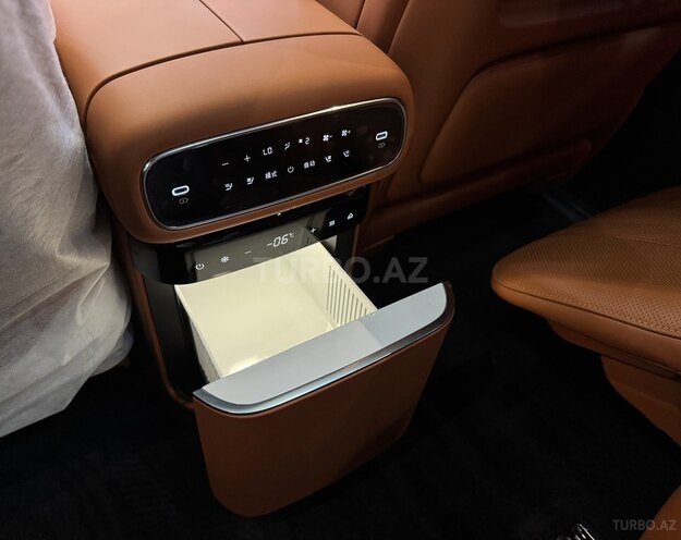 Geely Galaxy M9-17